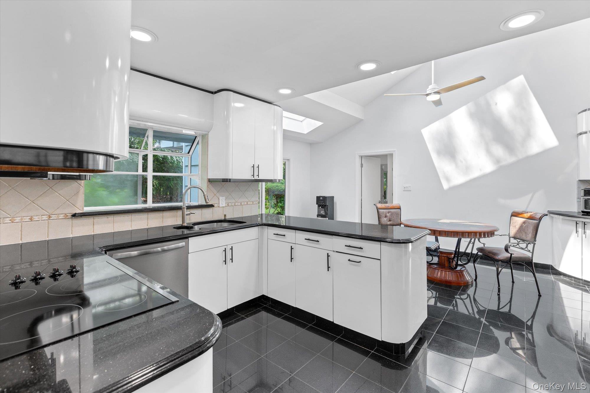 2 Westbourne Lane Property Photo 10