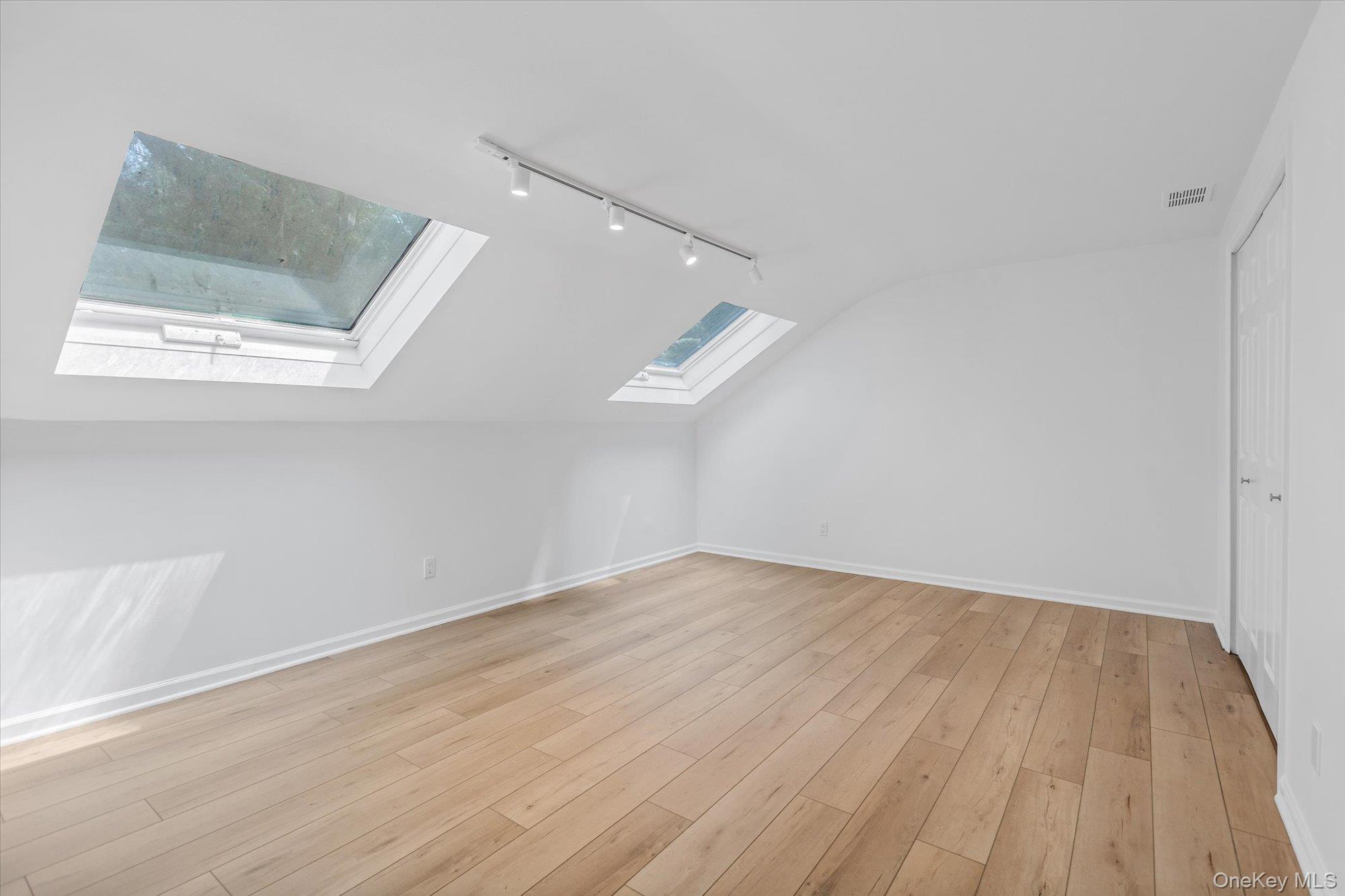2 Westbourne Lane Property Photo 27