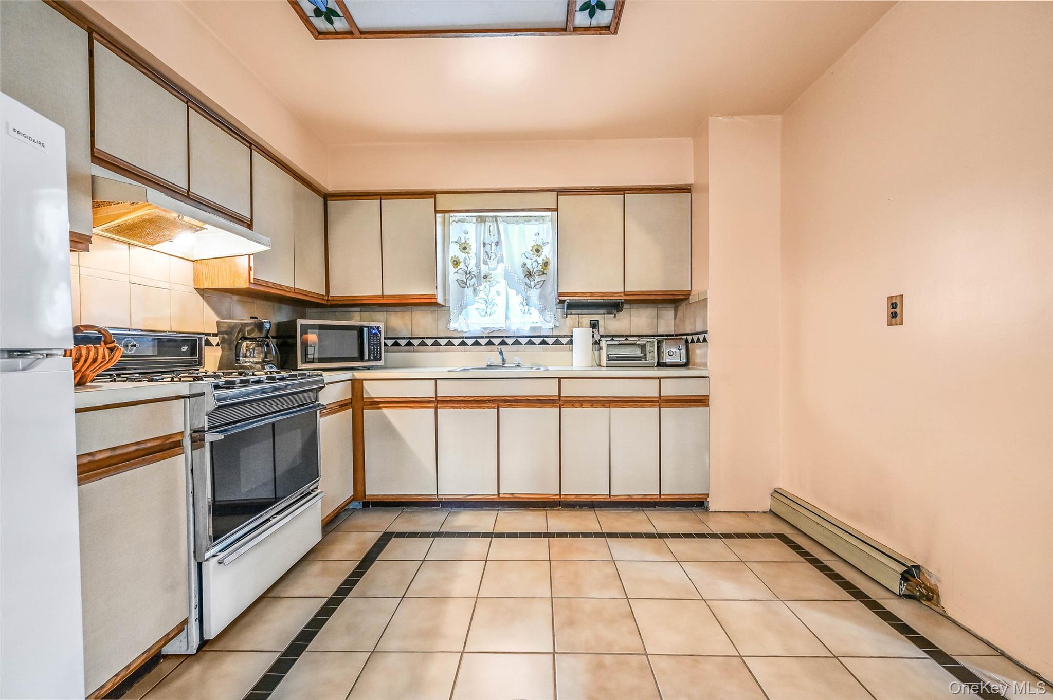 13214 Farmers Boulevard Property Photo 14
