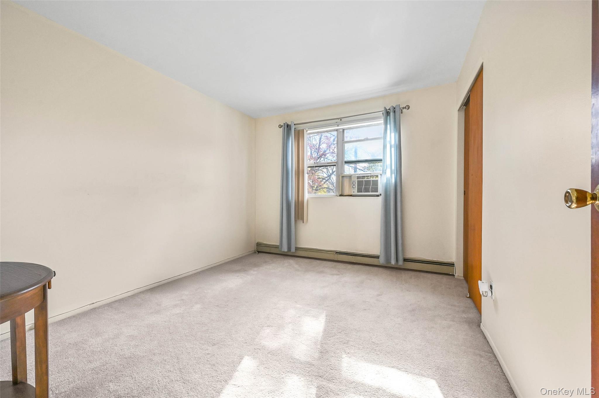 13214 Farmers Boulevard Property Photo 17