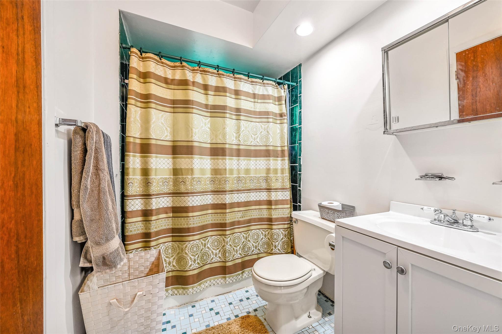 13214 Farmers Boulevard Property Photo 18