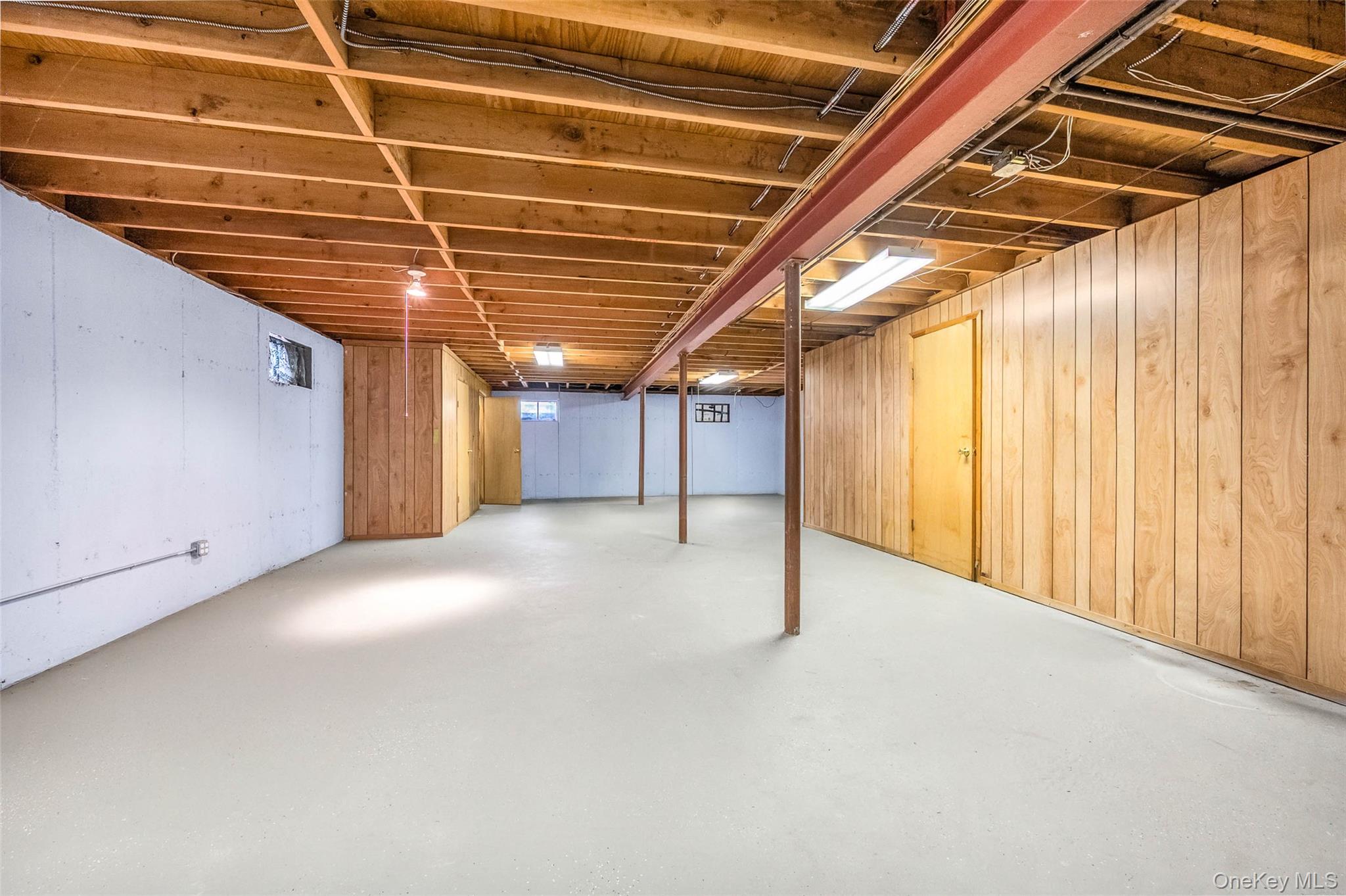 13214 Farmers Boulevard Property Photo 20
