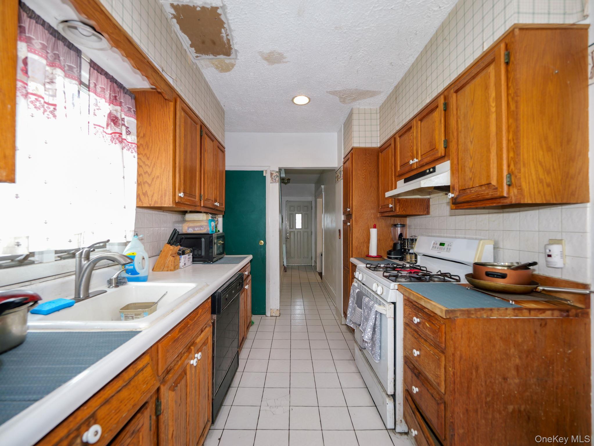 809 South Street Property Photo 15