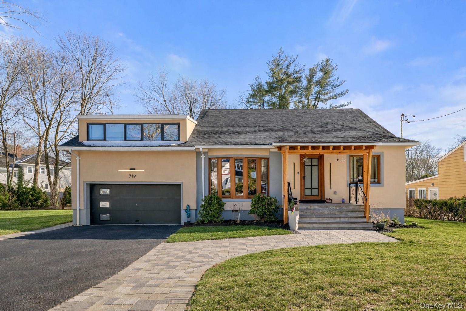 719 Wilmot Road Property Photo 1