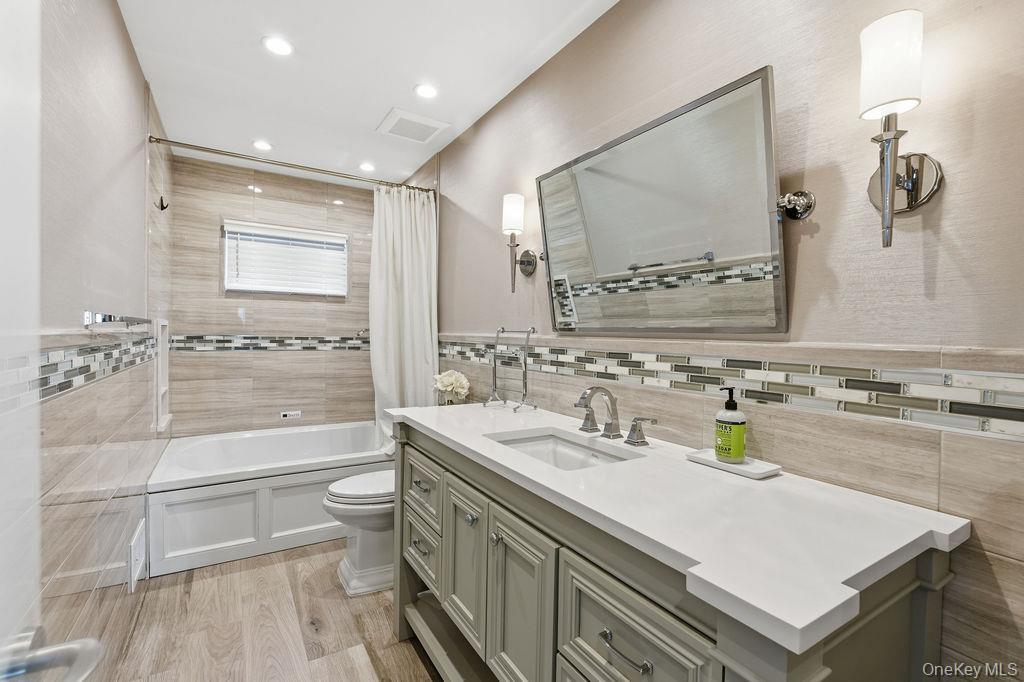 160-51 80th Street Property Photo 5