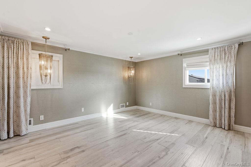 160-51 80th Street Property Photo 6