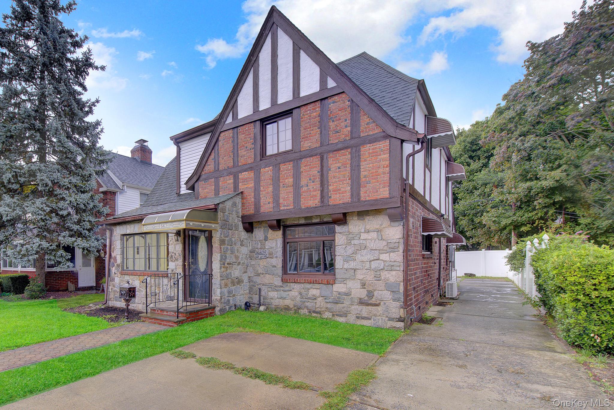 54 Surrey Lane Property Photo 3