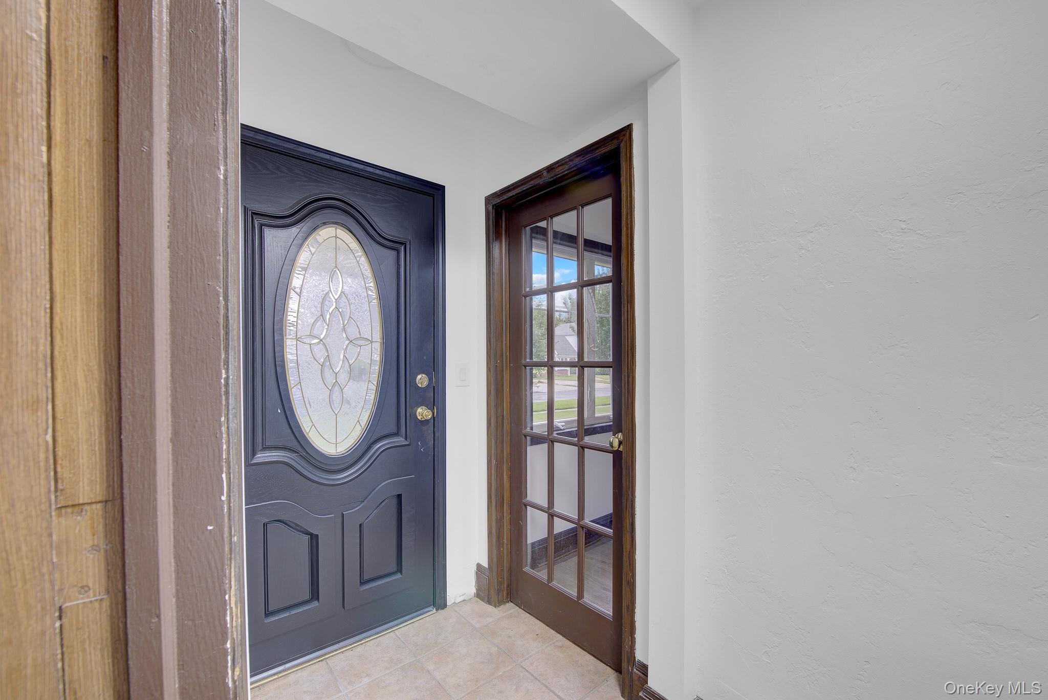 54 Surrey Lane Property Photo 6