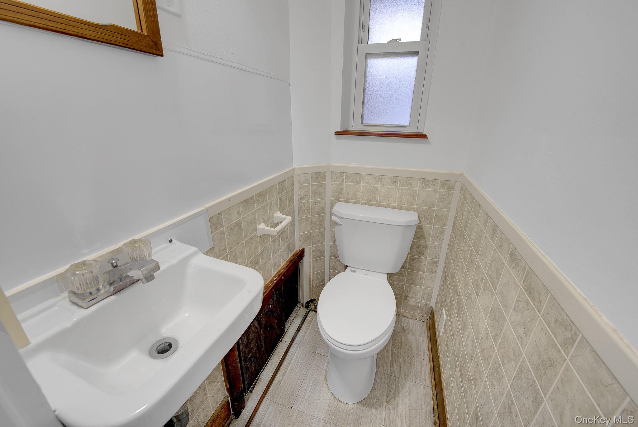 54 Surrey Lane Property Photo 12