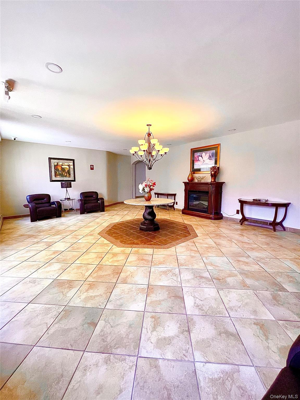 5 Oakdale Manor B18 Property Photo 5