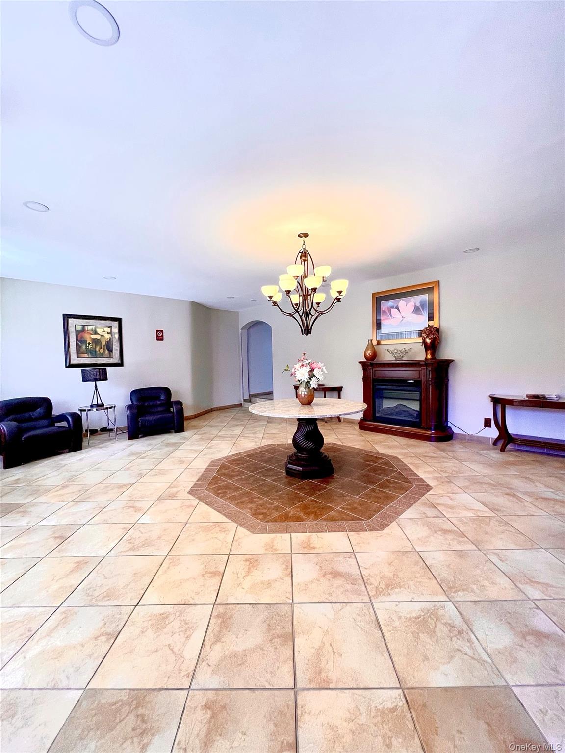 5 Oakdale Manor B18 Property Photo 6