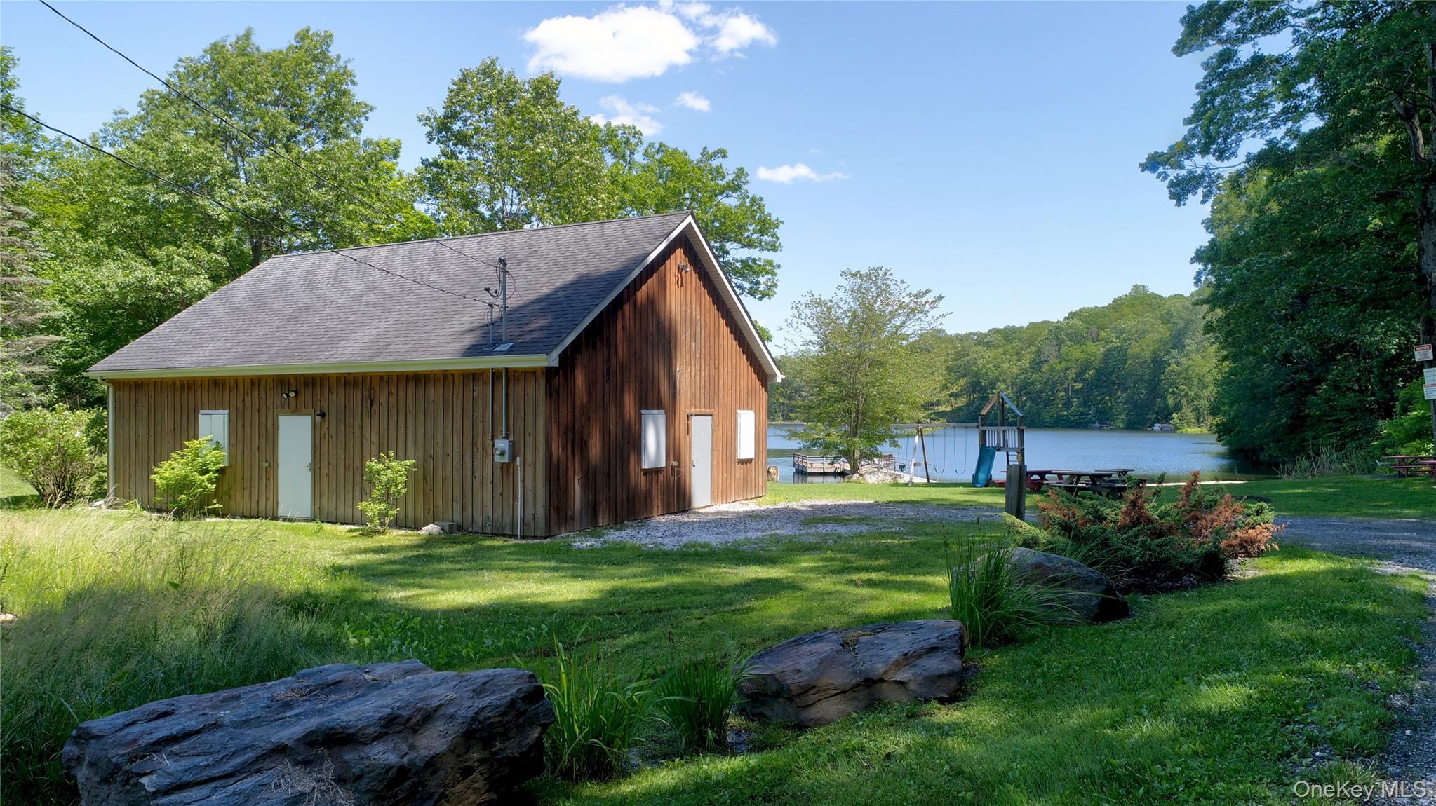 Lakeview Drive Property Photo 8