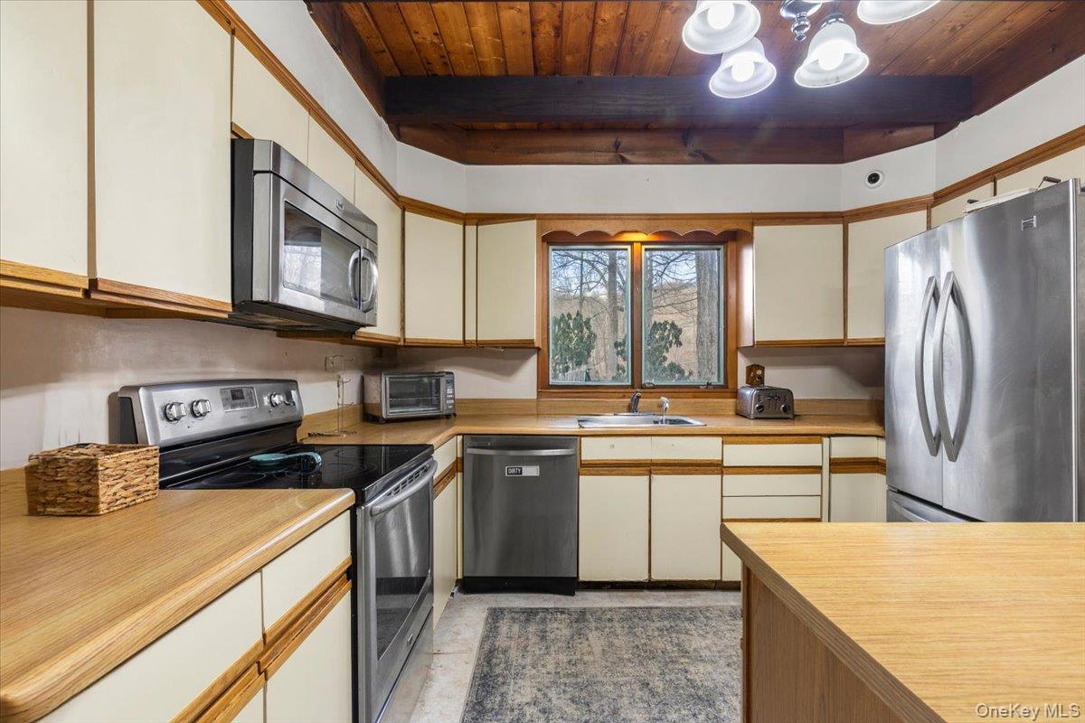 111 Philipse Brook Road Property Photo 8