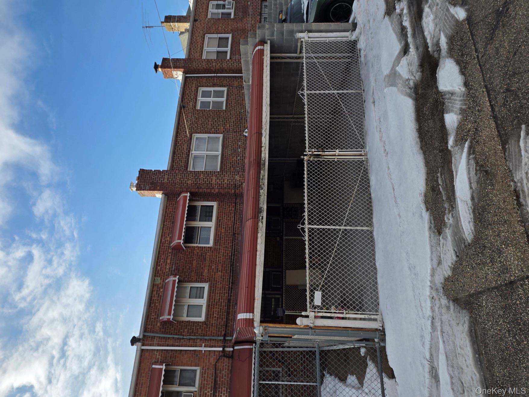 973 E 48th Street Property Photo 3