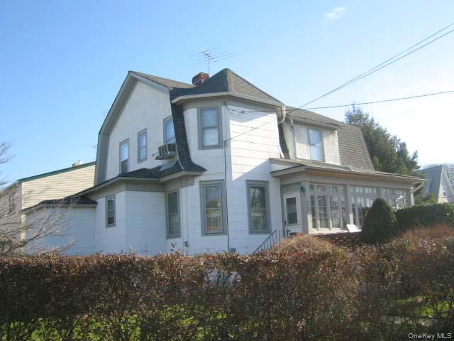 274 Lawrence Avenue Property Photo 8