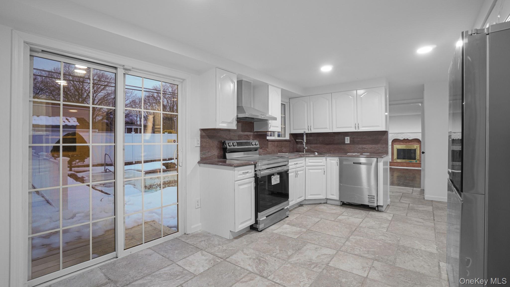 35 John Street Property Photo 6