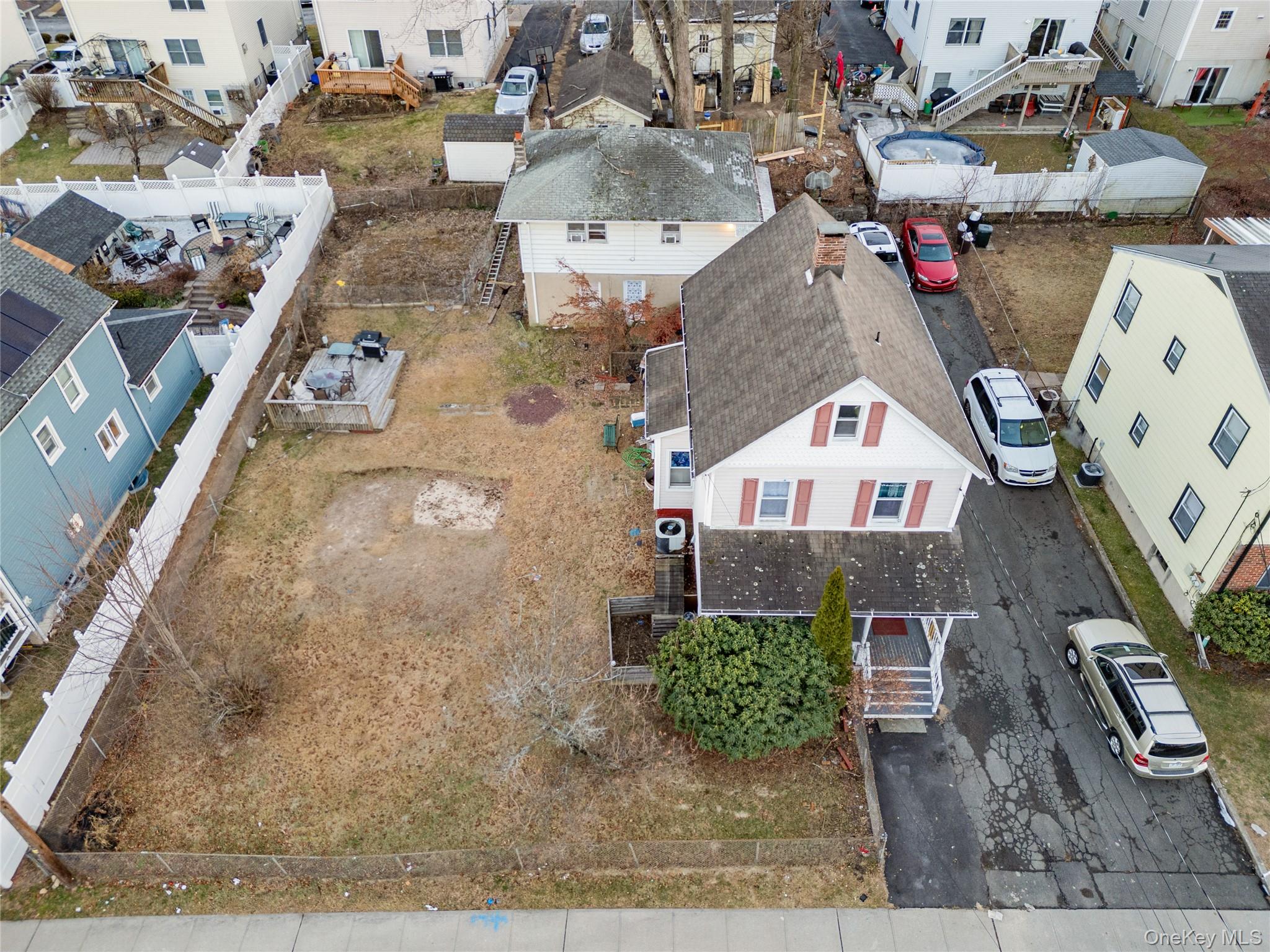 165 Gurnee Avenue Property Photo 2