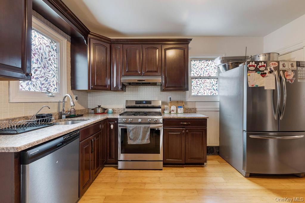 165 Gurnee Avenue Property Photo 7