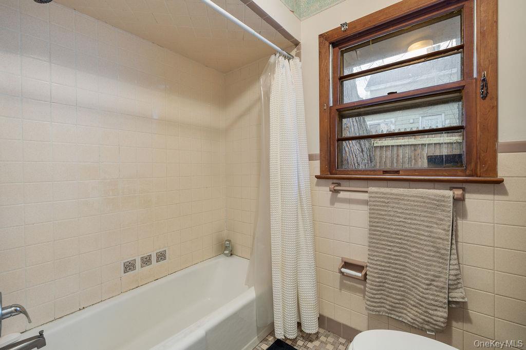 165 Gurnee Avenue Property Photo 26