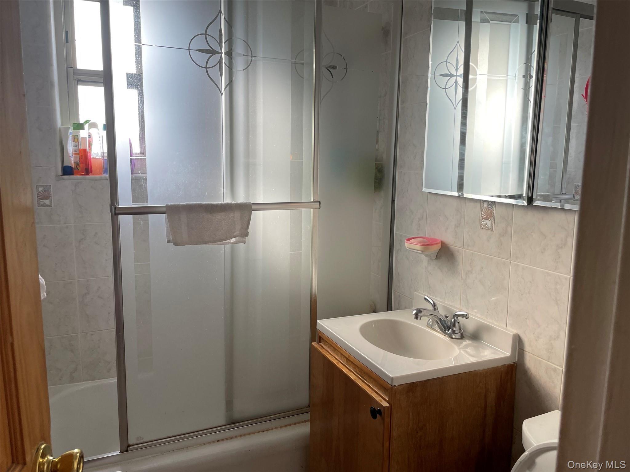 58-28 251st Street Upper Unit Property Photo 5