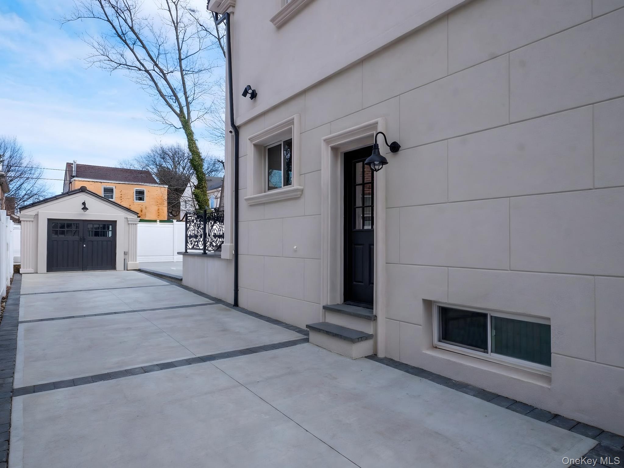 6961 180th Street Property Photo 2