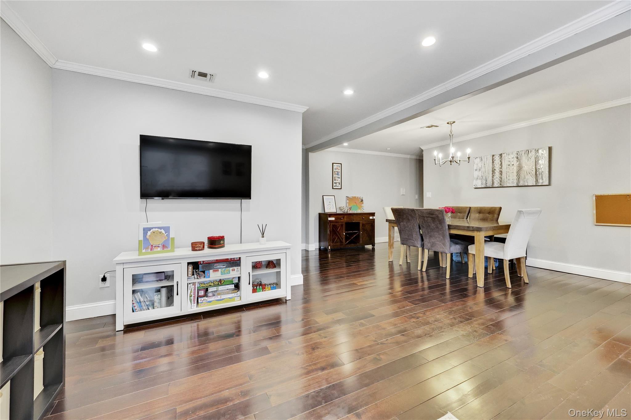 1201 E Broadway H-23 Property Photo 7