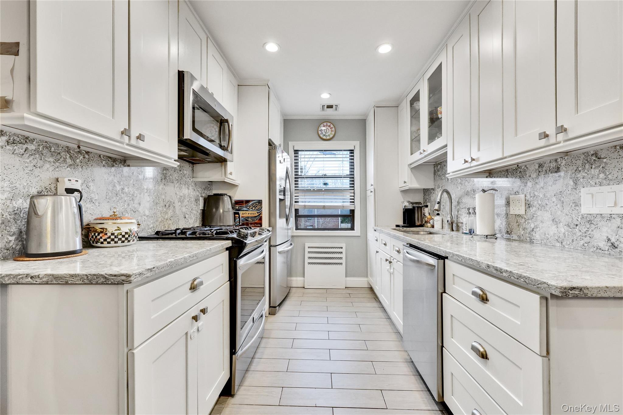 1201 E Broadway H-23 Property Photo 16