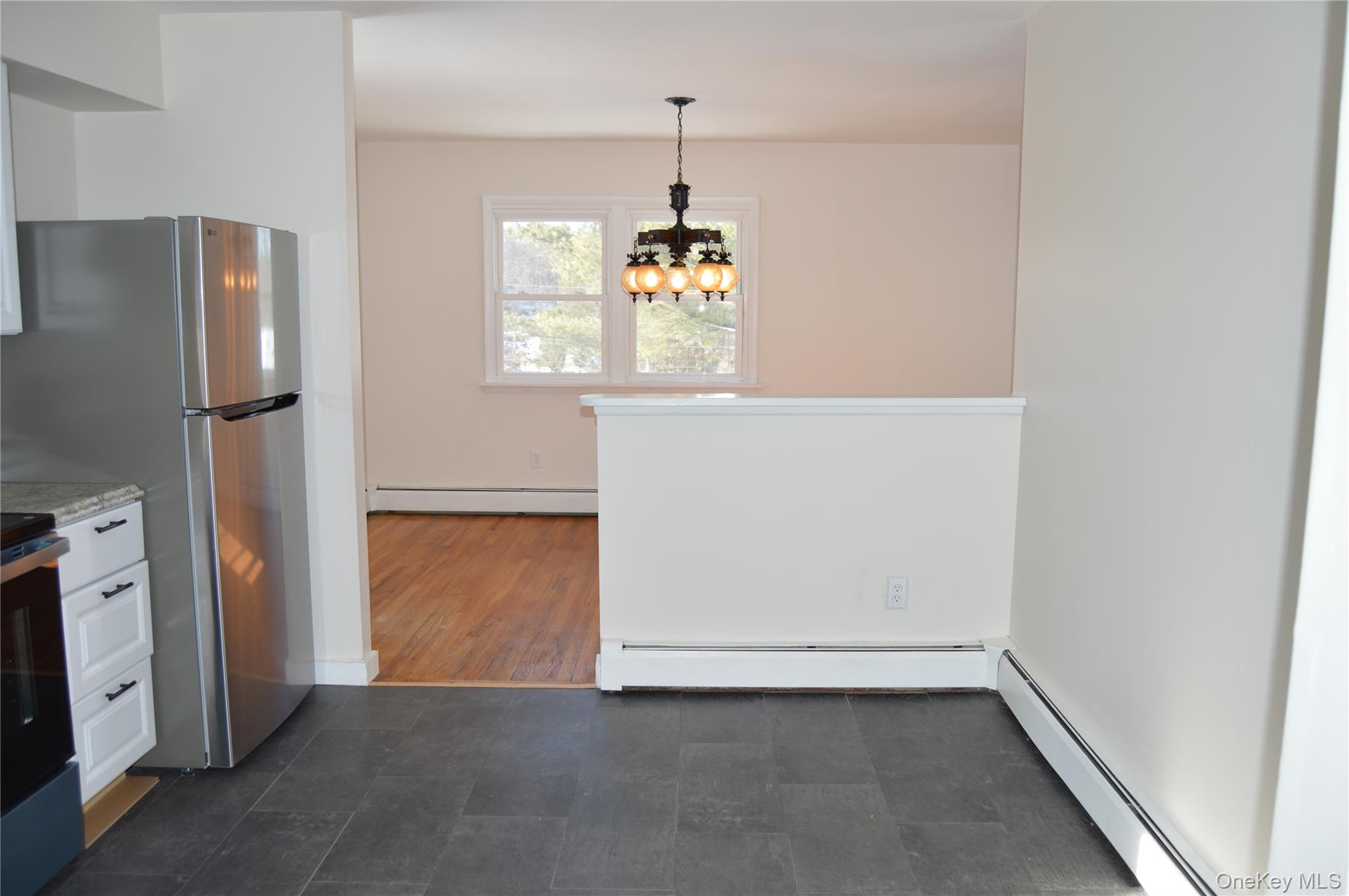 108 Flower Hill Property Photo 4