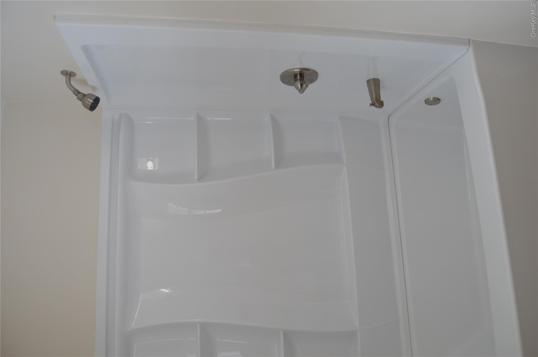 108 Flower Hill Property Photo 10