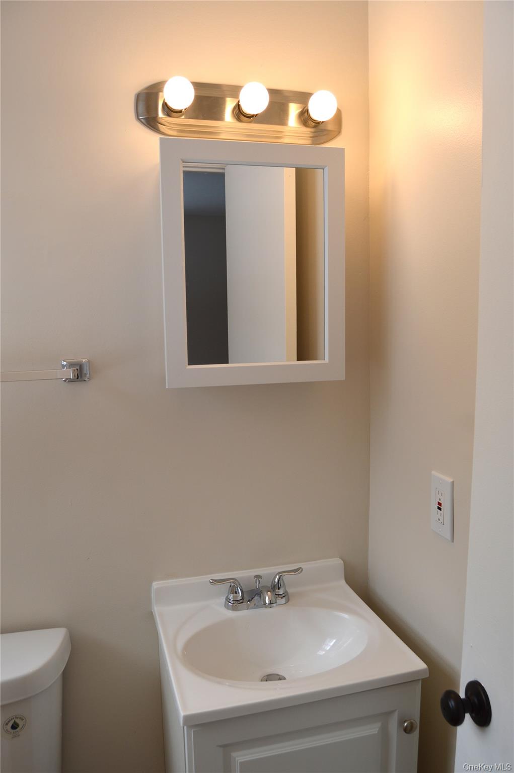 108 Flower Hill Property Photo 12