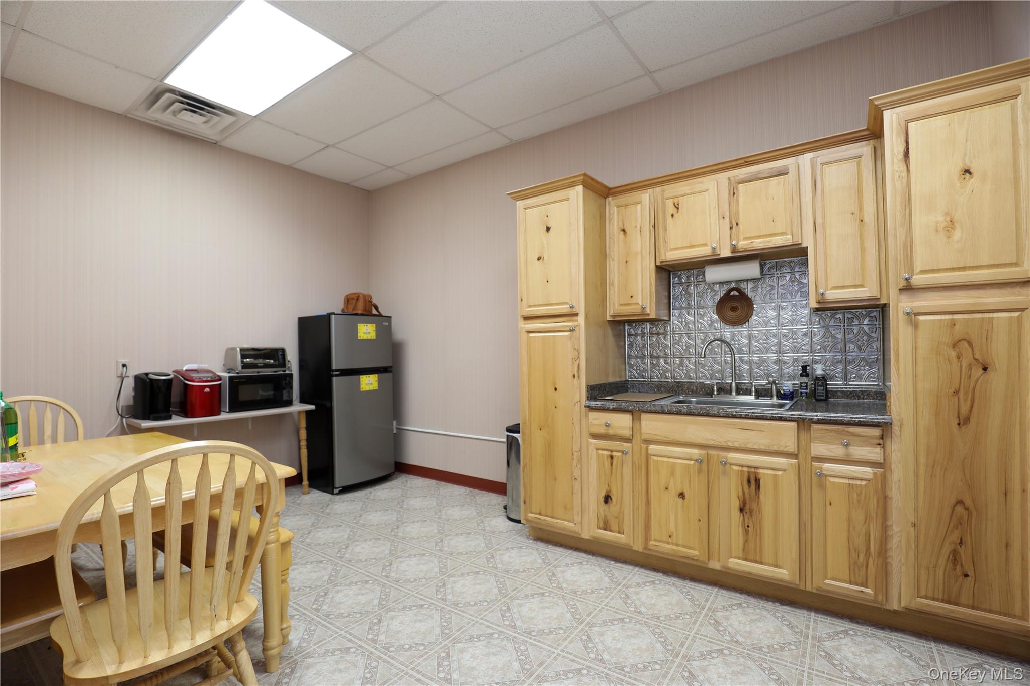 790 Ulster Avenue Property Photo 11