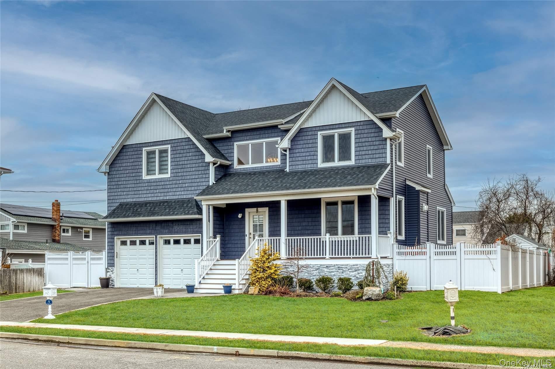 72 W Marine Avenue Property Photo 1