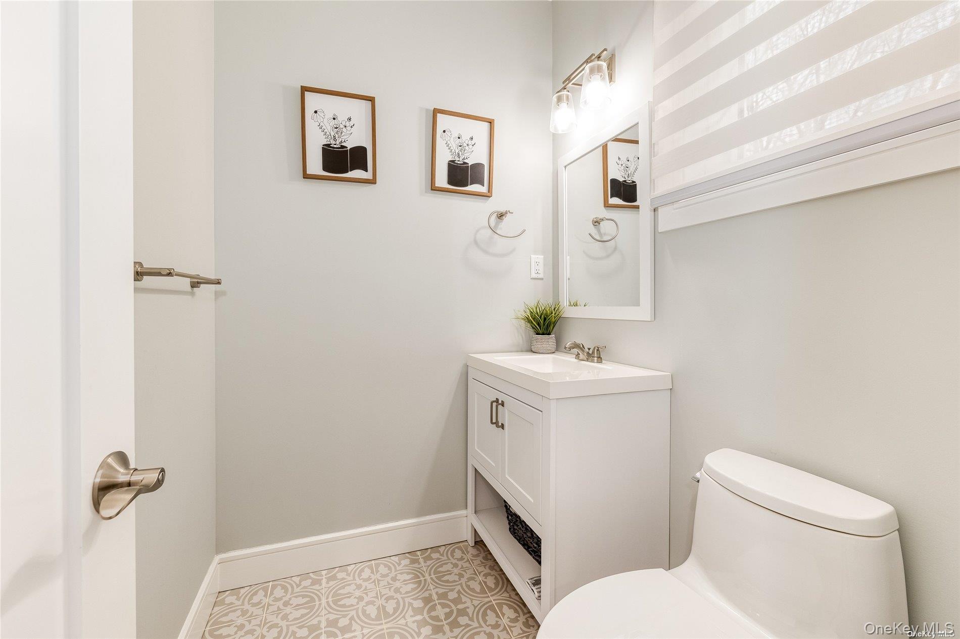 72 W Marine Avenue Property Photo 12