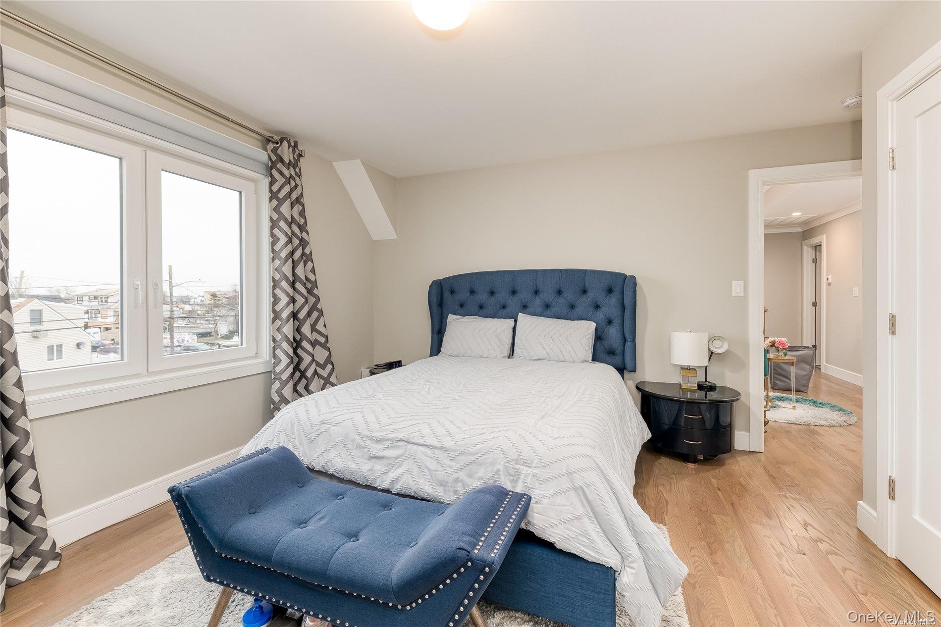 72 W Marine Avenue Property Photo 17