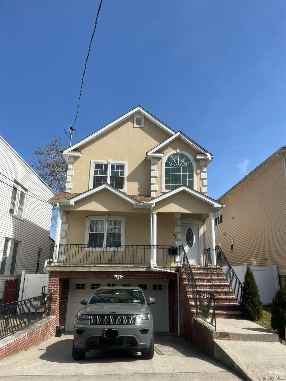 547 S 11th Avenue Property Photo 1