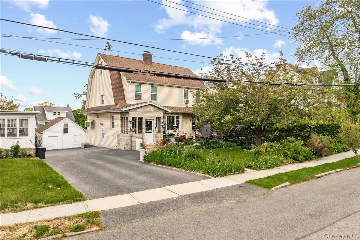 27 Faneuil Place Property Photo 1