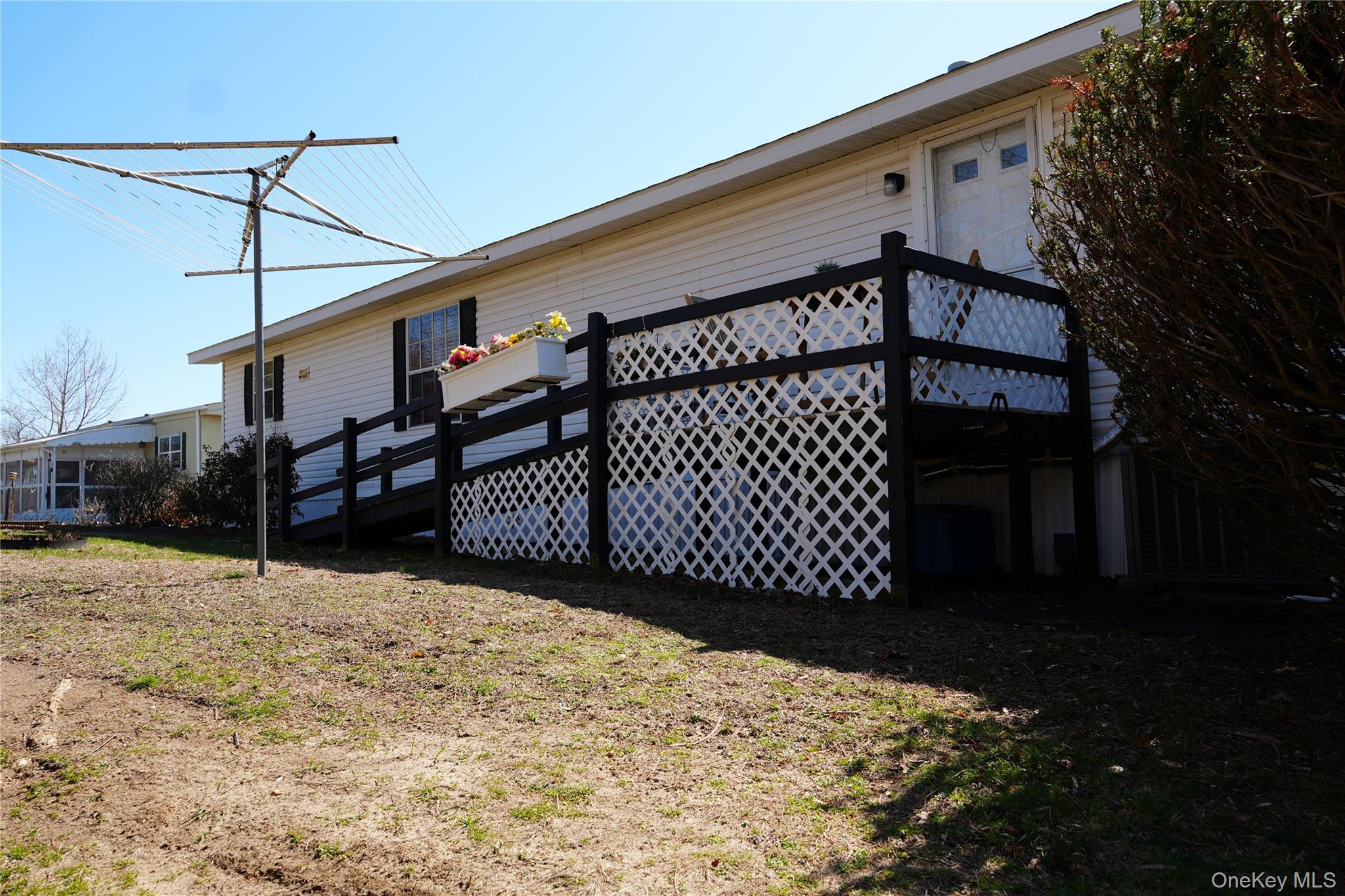 963082 Property Photo 3