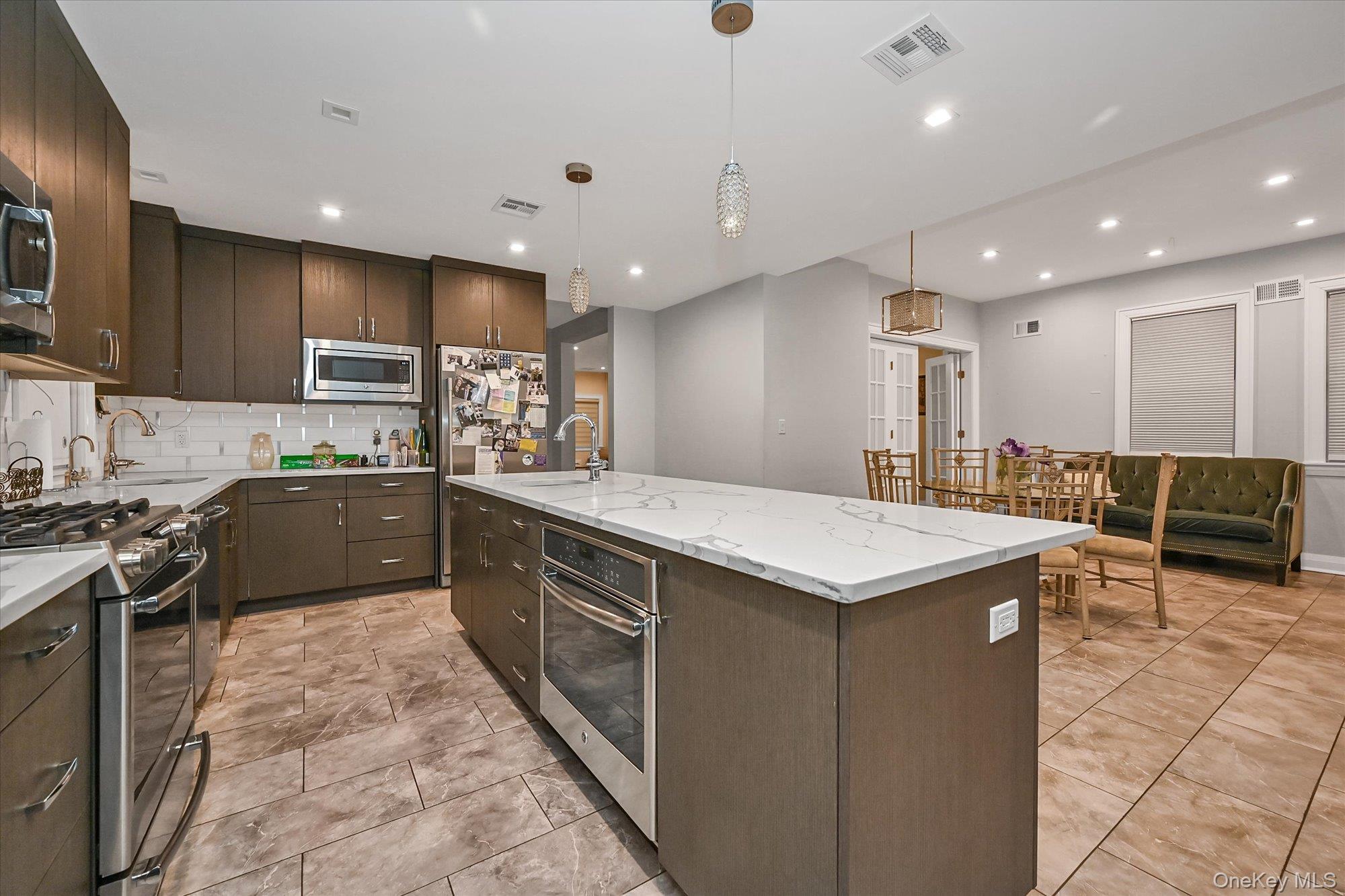 8405 112th Street Property Photo 4