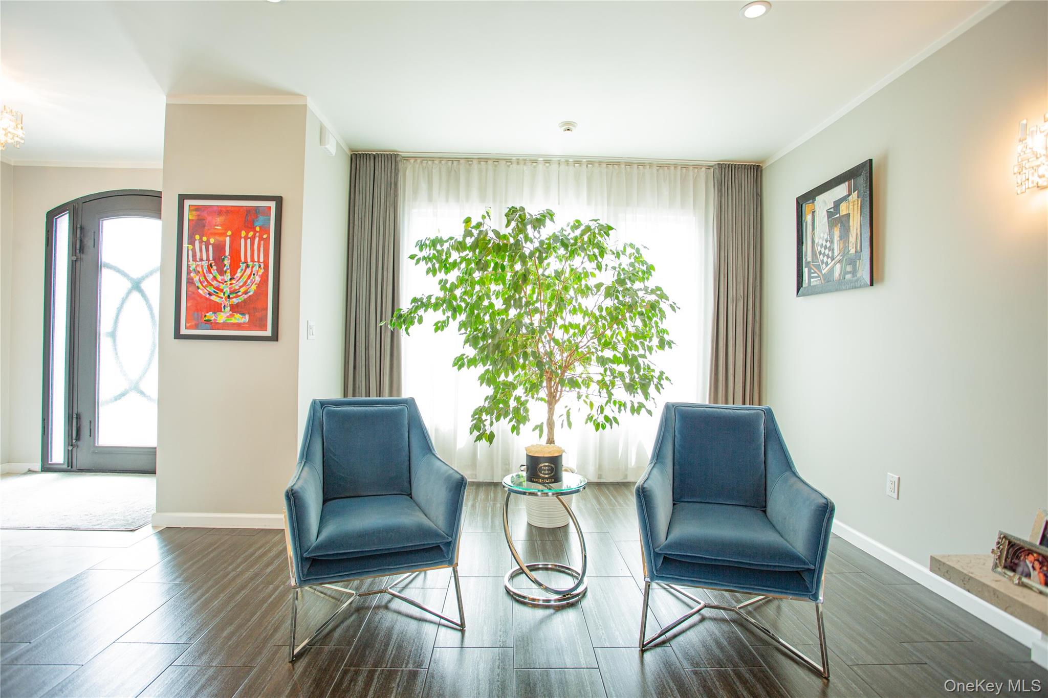165 W Walnut Street Property Photo 6