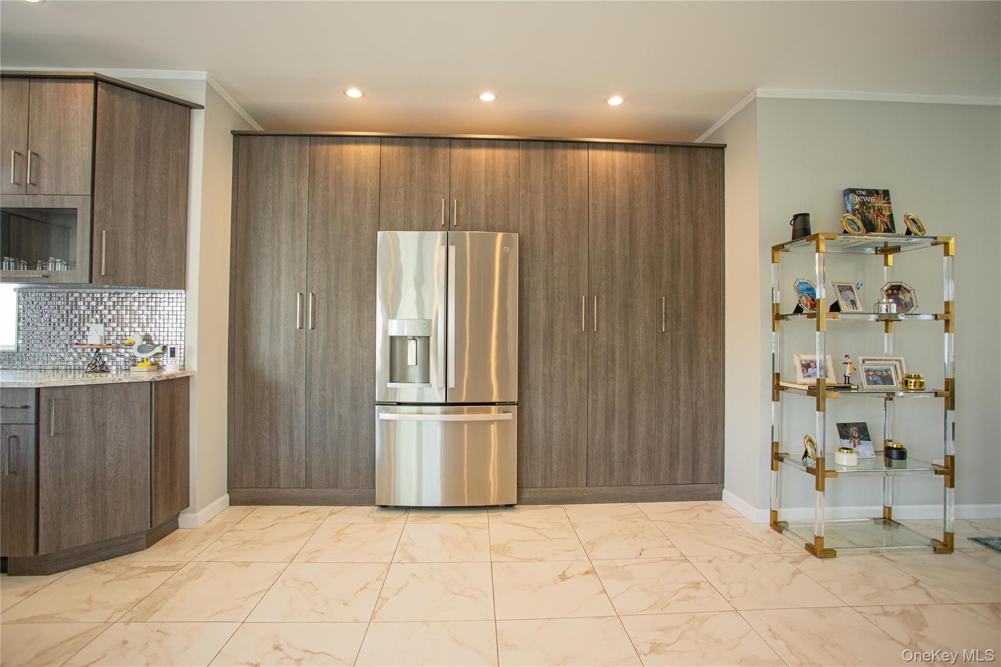 165 W Walnut Street Property Photo 14