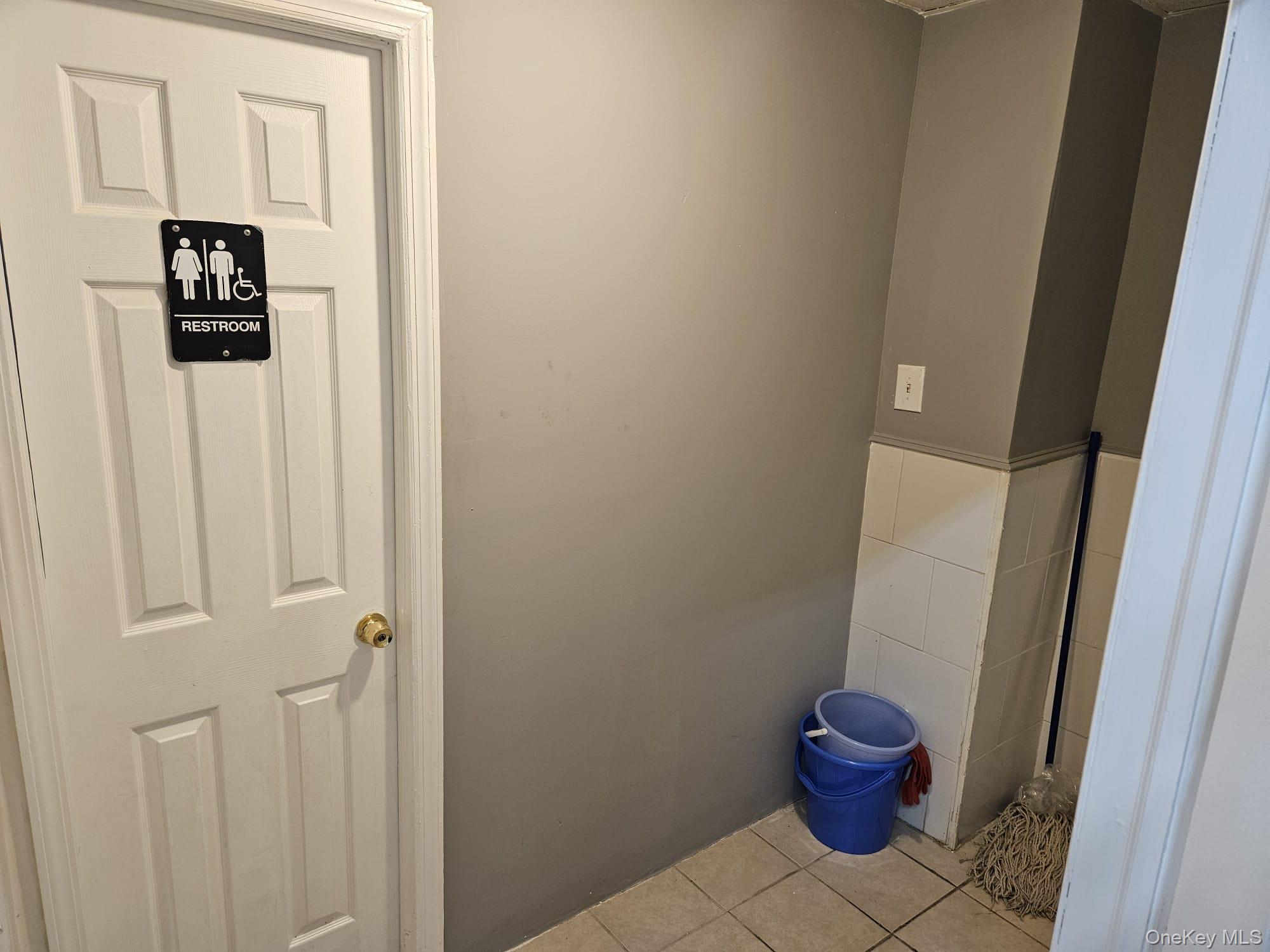 10752 Sutphin Boulevard Property Photo 10