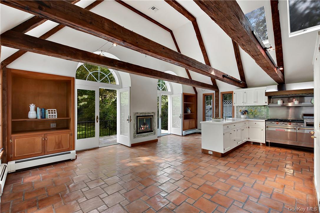 160 Long Ridge Road Property Photo 4