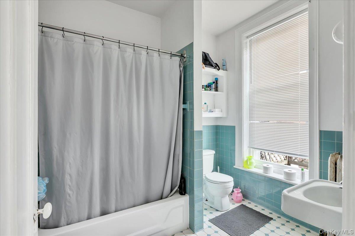 221 Lancaster Street Property Photo 34