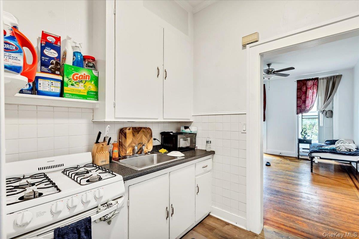 221 Lancaster Street Property Photo 35