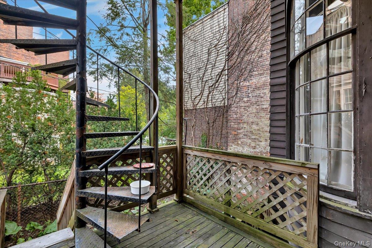 221 Lancaster Street Property Photo 42