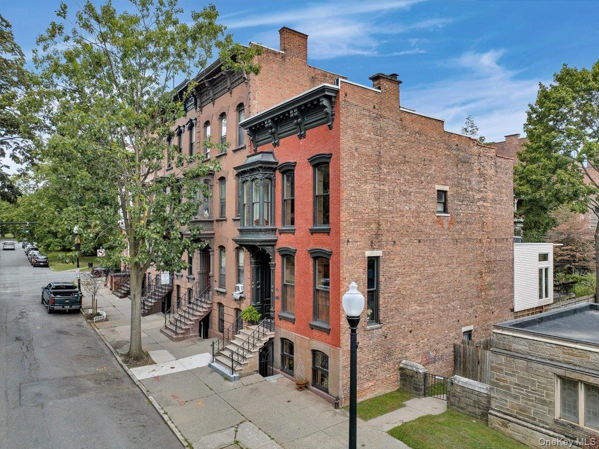 221 Lancaster Street Property Photo 45