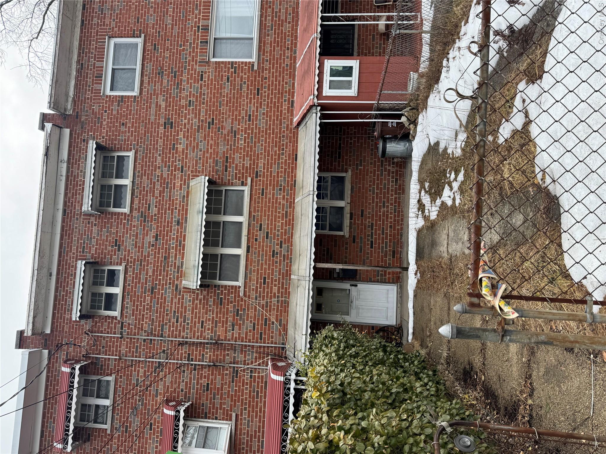 3662 Bronxwood Avenue Property Photo 1