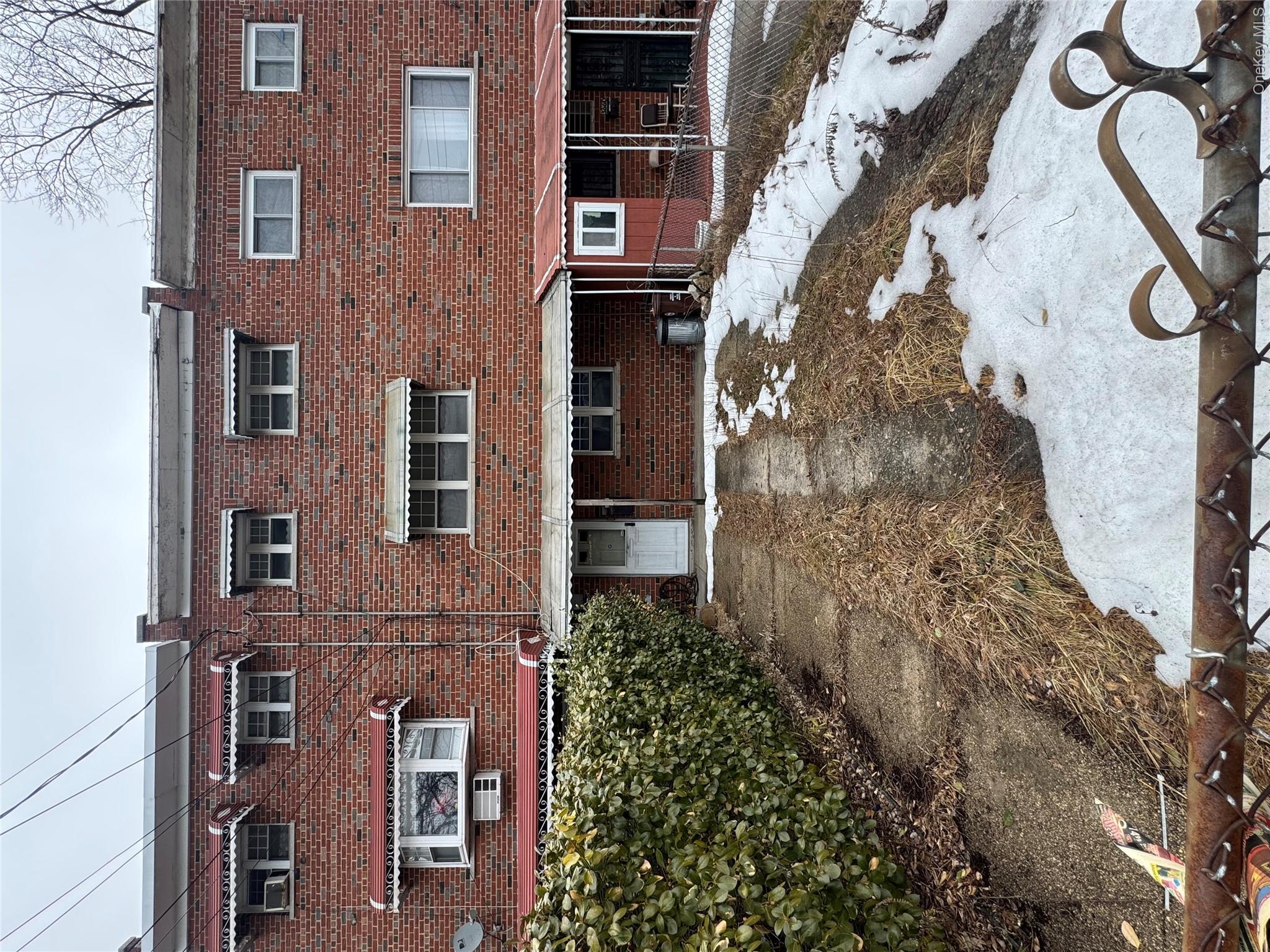 3662 Bronxwood Avenue Property Photo 2