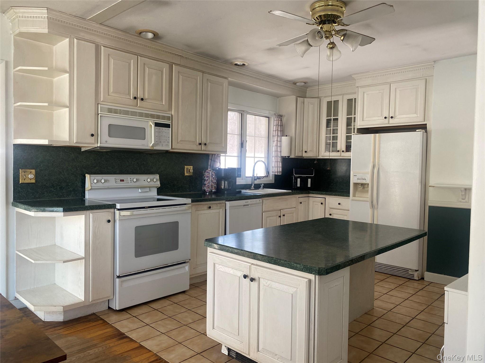 182 Downing Road Property Photo 3