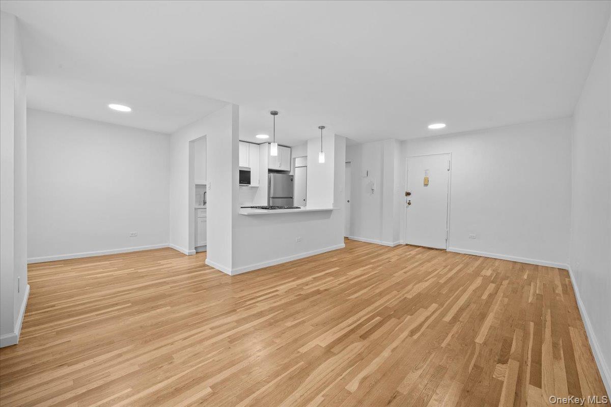 5425 Valles Avenue 3b Property Photo 6